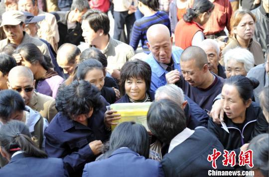 山西百余户低保家庭获赠免费家庭药箱
