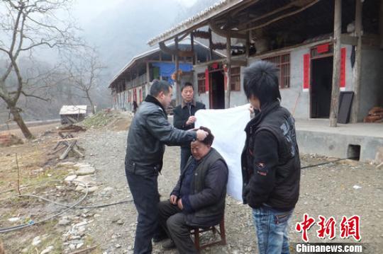 一个人的山区警务室：小机构承担“大”任务