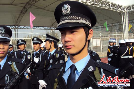 “最美警察”：湖北省公安厅高速公路警察总队五支队长阳大队民警覃荆龙