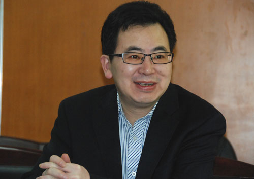 贵阳市乌当区副区长、区禁毒委副主任廖勇介绍禁毒工作情况