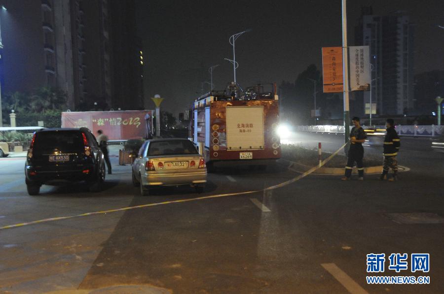 #（突发事件）（2）广西北海地下管道发生爆炸 掀翻80米路面