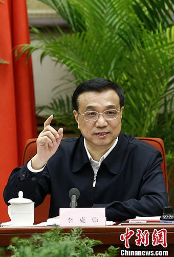 李克强：筑牢食品安全防线确保“舌尖上的安全”