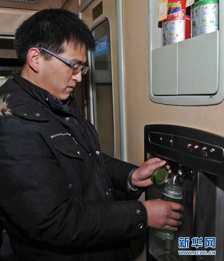 （走基层 听民声·新华网）“省吃”回家路