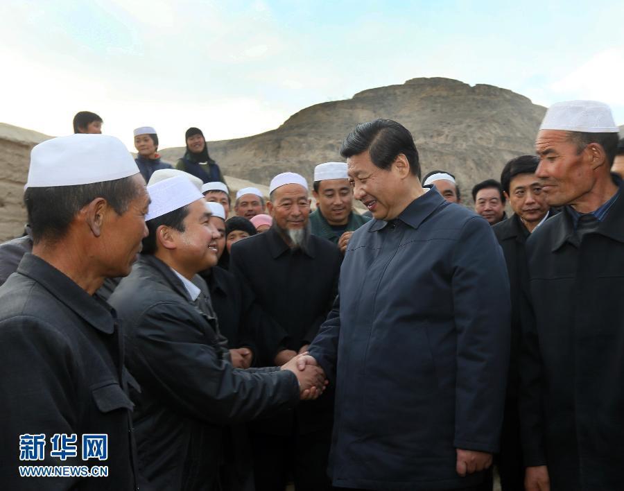 （时政）（1）习近平看望东乡族困难群众