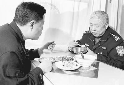 乘警老黄的最后春运