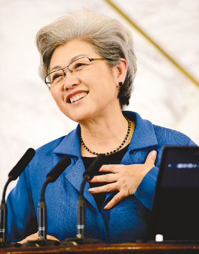 3月4日，全国人代会新闻发言人傅莹正回答提问。 　　本报记者 李维娜摄