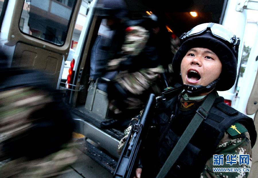 （社会）（1）上海：无预案反恐练精兵