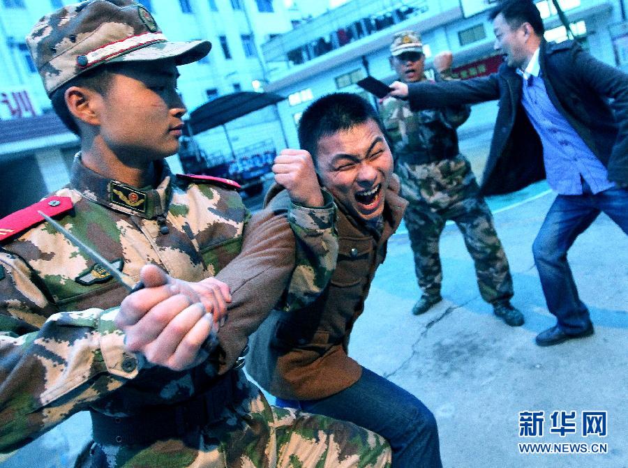 （社会）（4）上海：无预案反恐练精兵