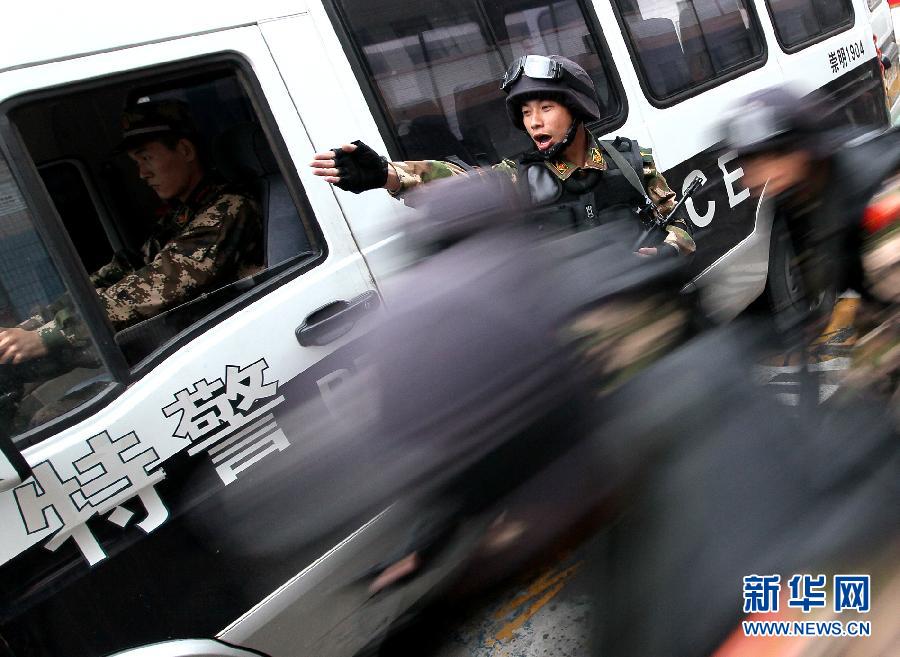 （社会）（2）上海：无预案反恐练精兵