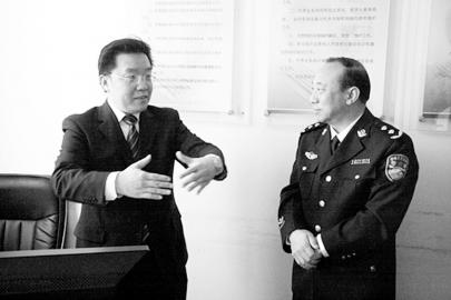 崔国红在网络信息管理中心进行调研指导