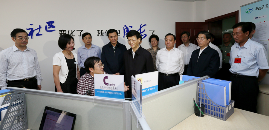 孟建柱在宁波考察时强调:依靠群众服务群众 把“枫桥经验”坚持好发展好