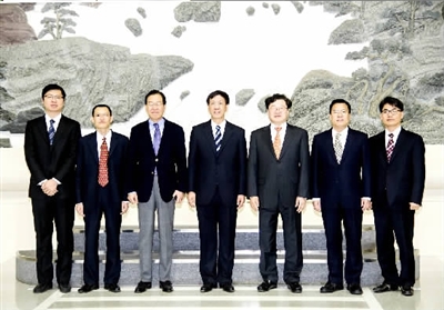 曹建明会见韩国前检察总长和韩驻华大使一行