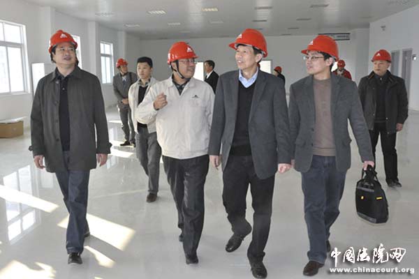 广西高院院长到北海中院和挂点联系企业调研