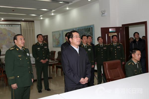 青海省委政法委书记张光荣一行到武警青海总队检查调研