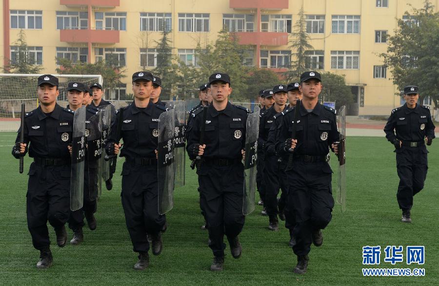（社会）（2）成都铁路警方开展警务技能大比武强化春运安保能力