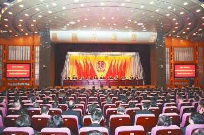周强：坚持抓作风建设巩固教育实践活动成果