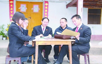 记四川剑阁开封法庭“背篼法官”郭兴利