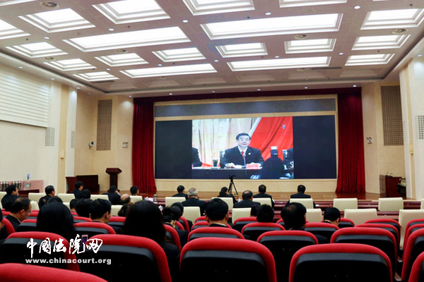 广西：坚决守住底线红线和纪律高压线