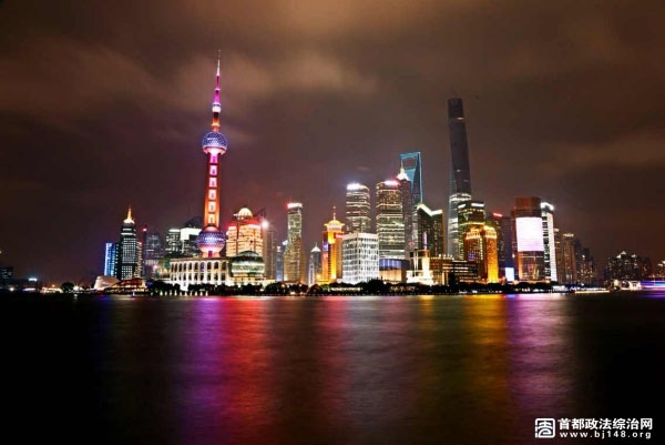 夜晚的东方明珠