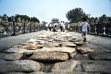 1937年7月7日，日本侵华战争全面爆发，卢沟桥上的石狮子见证了中华民族奋勇抗战和伟大复兴的艰辛历程。