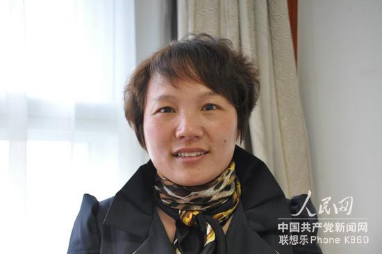 台州大陈实验学校校长翁丽芬  人民网 杨伊 摄