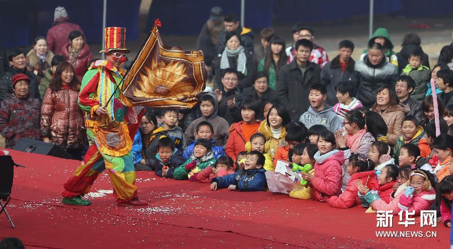 （社会）（1）湖南2013年“三下乡”活动启动