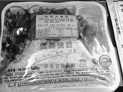暗访火车盒饭：乘客不问便宜盒饭不主动告知