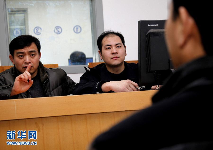 （城乡热点）（3）公安破获上海今年案值最大的涉嫌侵犯知识产权和注册商标案