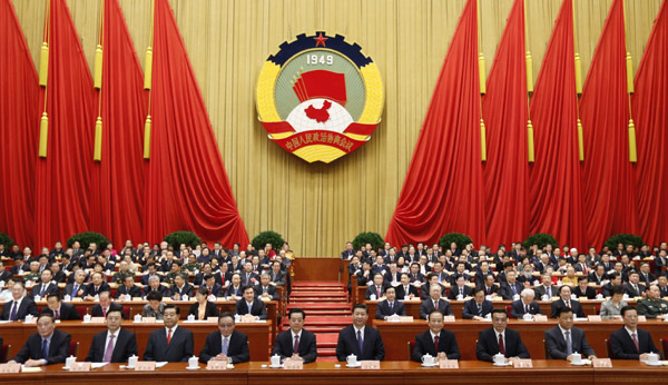 3月3日，中国人民政治协商会议第十二届全国委员会第一次会议在北京人民大会堂开幕。这是胡锦涛、习近平、吴邦国、温家宝、贾庆林、李克强、张德江、刘云山、王岐山、张高丽在主席台就座。新华社记者 鞠鹏
