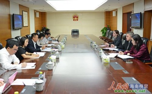 美国驻华大使馆法律顾问雷心义访问海南高院