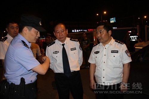 深化“平安成都”建设省市公安联动出警维稳社会治安