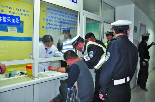 河南10天查处4000多起酒驾 公职人员涉案76起