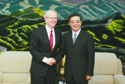 周强会见美国纽约州首席法官利普曼希