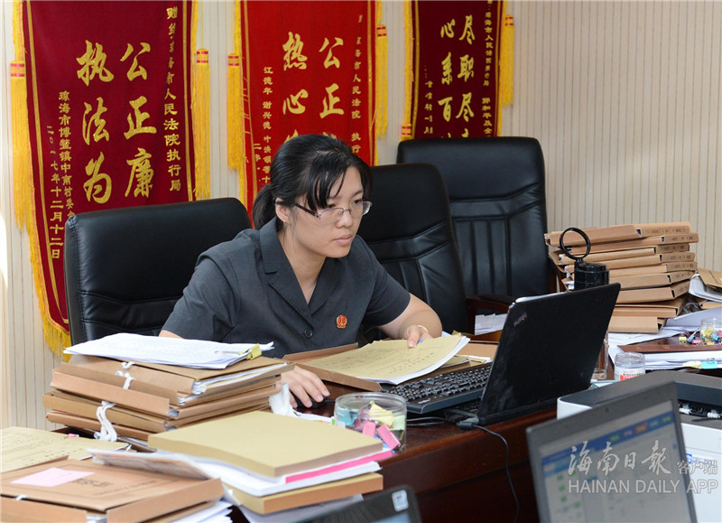 2、法官人均办案184件.jpg