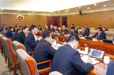 9月19日，最高人民检察院检察长曹建明在西藏自治区检察院召开工作座谈会，听取关于西藏检察工作的汇报。