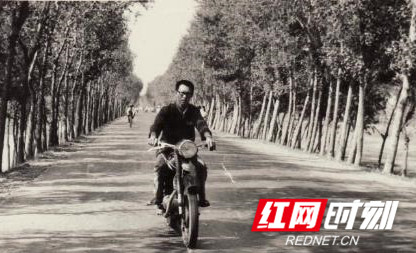 1544KFM111.jpg